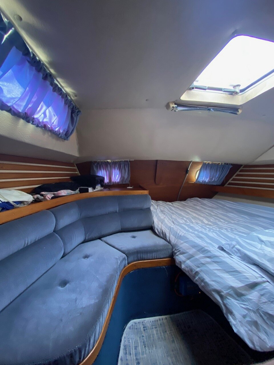 18 Main aft cabin.jpg