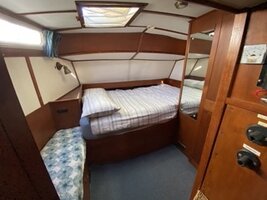 Aft Cabin 1 Small.jpeg